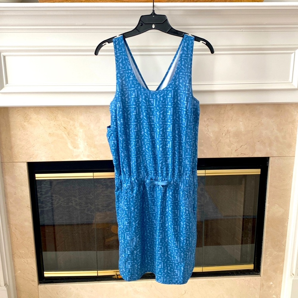 NWOT Patagonia Fleetwith dress blue print size Small
